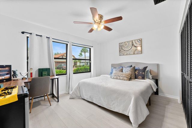 175 Executive Circle, Boynton Beach, FL 33436