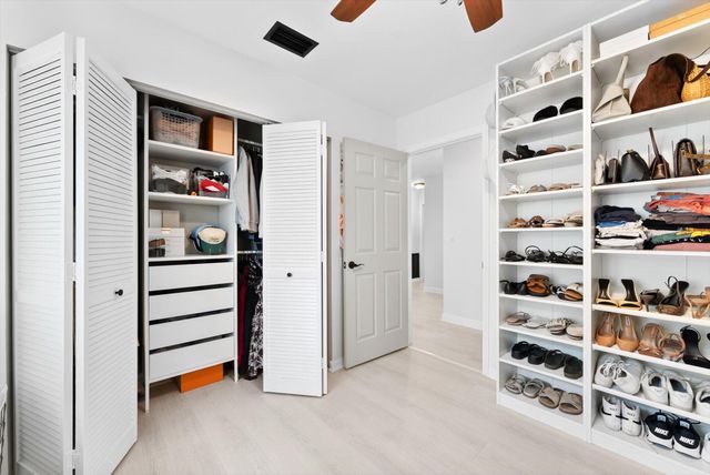 175 Executive Circle, Boynton Beach, FL 33436