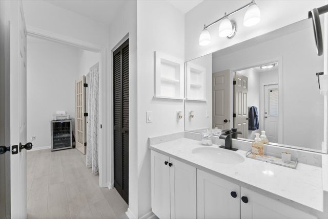 175 Executive Circle, Boynton Beach, FL 33436