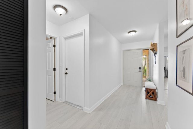 175 Executive Circle, Boynton Beach, FL 33436