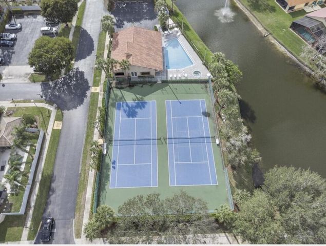 175 Executive Circle, Boynton Beach, FL 33436