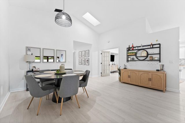 175 Executive Circle, Boynton Beach, FL 33436