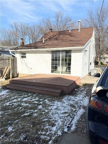 296 E 317th Street, Willowick, OH 44095