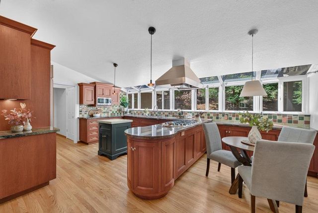 21030 Canyon View Drive, Saratoga, CA 95070