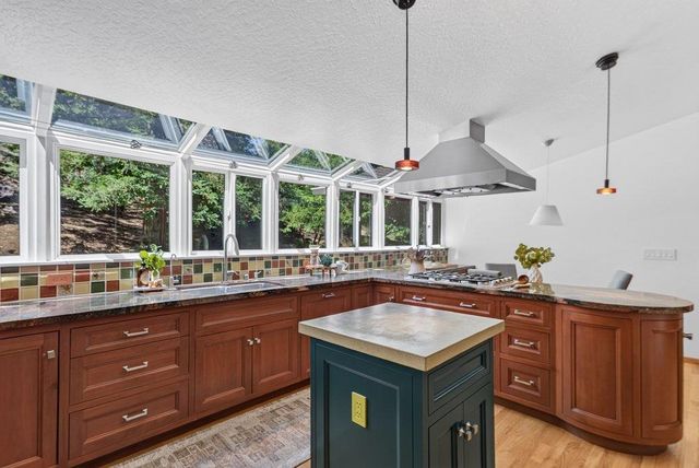 21030 Canyon View Drive, Saratoga, CA 95070