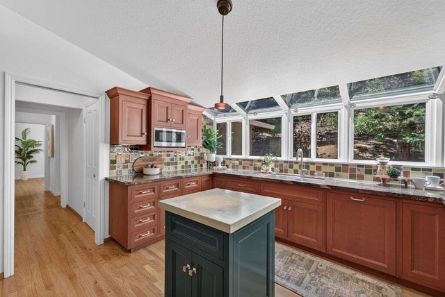 21030 Canyon View Drive, Saratoga, CA 95070