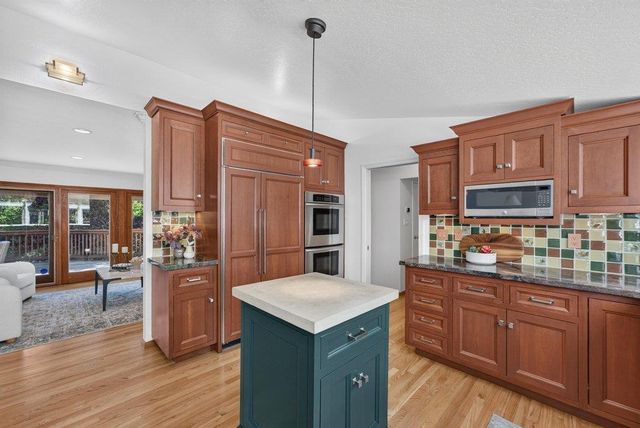 21030 Canyon View Drive, Saratoga, CA 95070