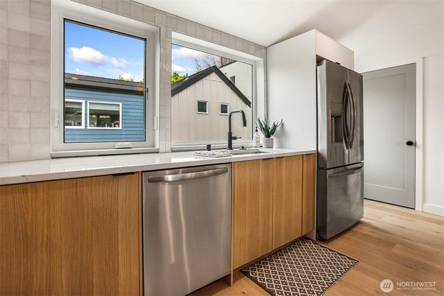 6505 19th Avenue NW, Seattle, WA 98117