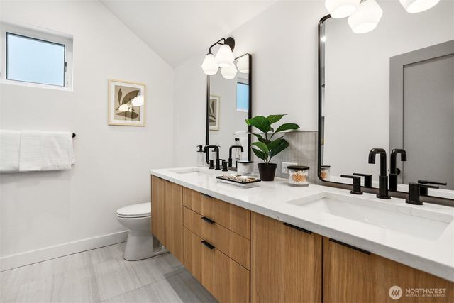 6505 19th Avenue NW, Seattle, WA 98117