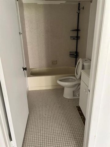 3161 NW 47th Terrace 110, Lauderdale Lakes, FL 33319