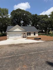 106 Hawthorne Drive Drive, Anderson, SC 29625