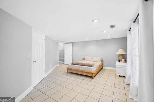 43 Bailey Drive SW, Lilburn, GA 30047