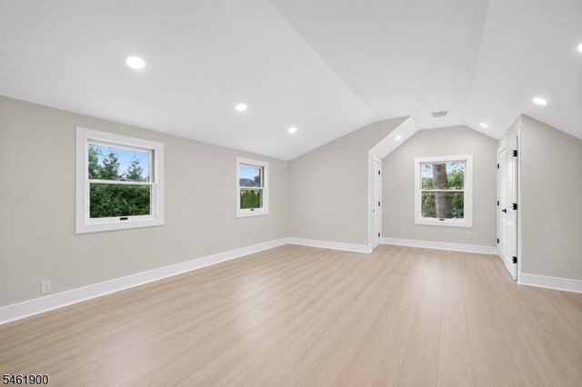 183 Jefferson Ave, Emerson Boro, NJ 07630
