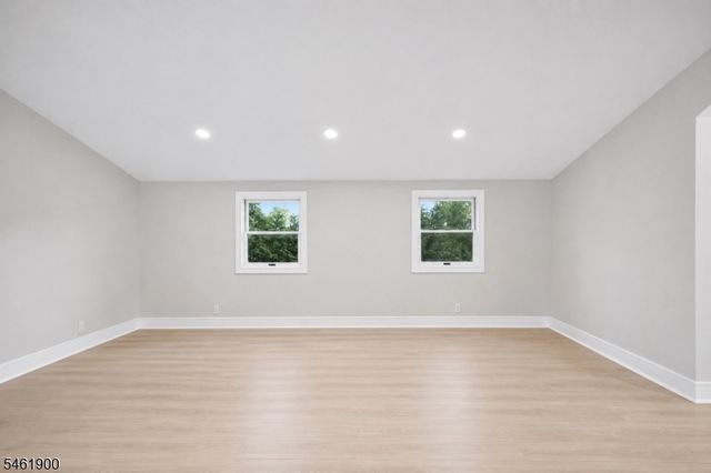 183 Jefferson Ave, Emerson Boro, NJ 07630