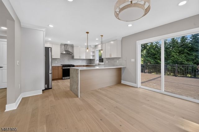 183 Jefferson Ave, Emerson Boro, NJ 07630