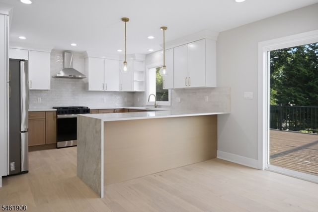 183 Jefferson Ave, Emerson Boro, NJ 07630
