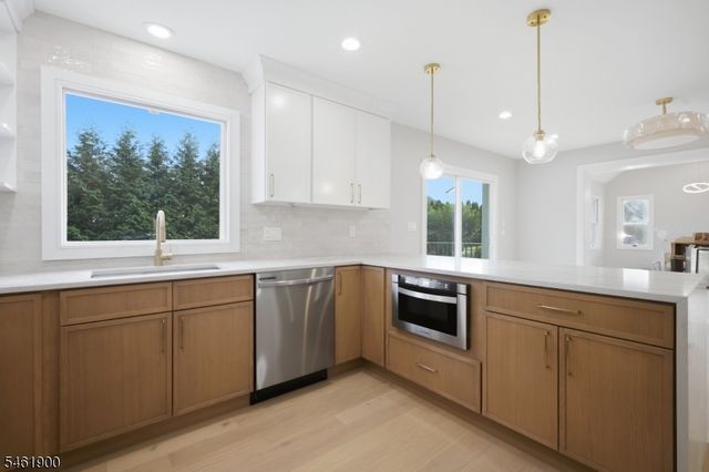 183 Jefferson Ave, Emerson Boro, NJ 07630