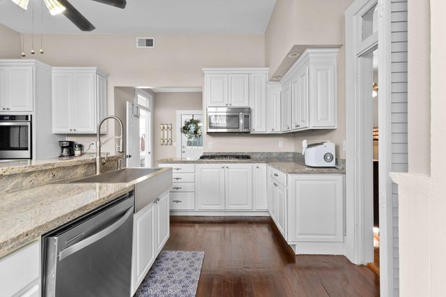 1911 Sealy Street, Galveston, TX 77550