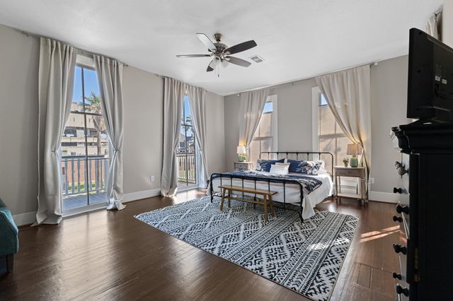 1911 Sealy Street, Galveston, TX 77550