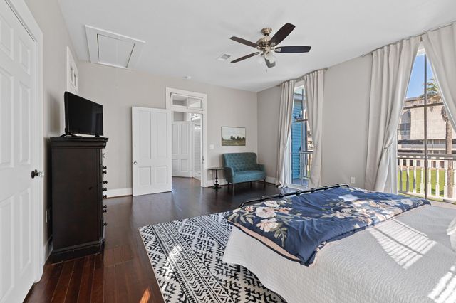 1911 Sealy Street, Galveston, TX 77550