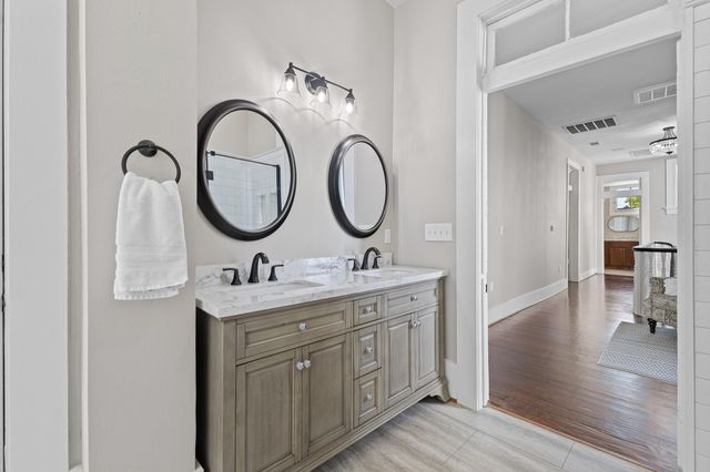 1911 Sealy Street, Galveston, TX 77550