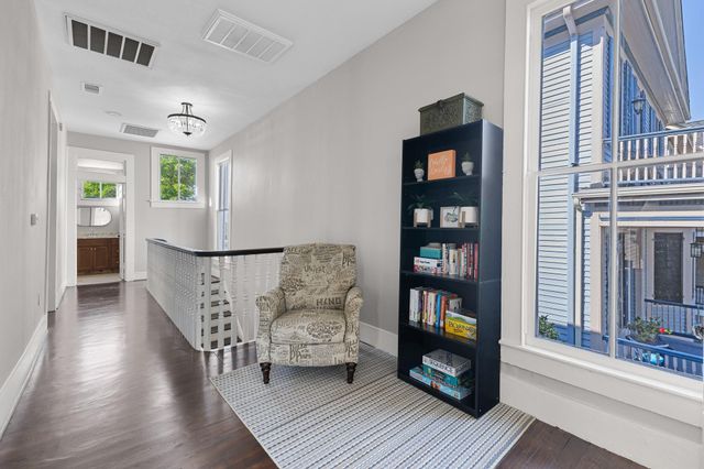 1911 Sealy Street, Galveston, TX 77550