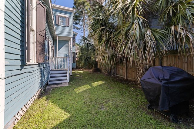 1911 Sealy Street, Galveston, TX 77550