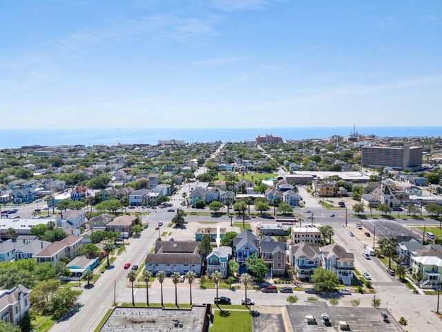 1911 Sealy Street, Galveston, TX 77550