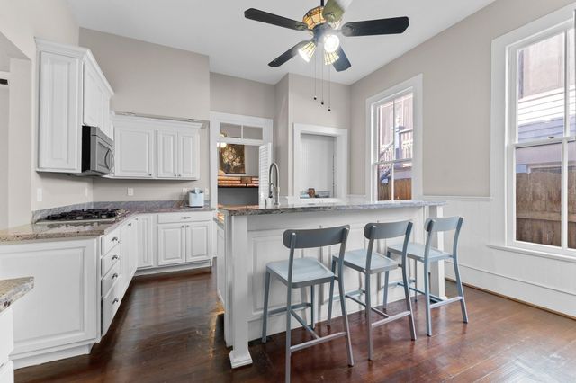 1911 Sealy Street, Galveston, TX 77550