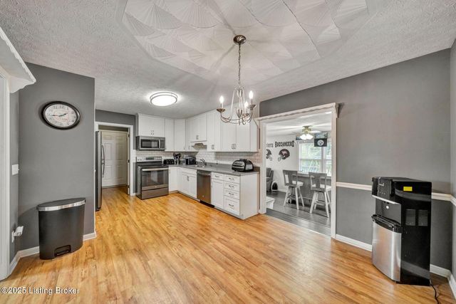 10514 Grecian Rd, Louisville, KY 40272