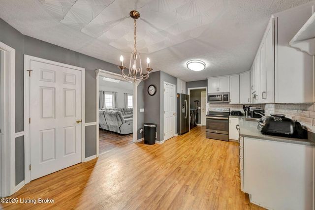 10514 Grecian Rd, Louisville, KY 40272