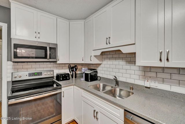 10514 Grecian Rd, Louisville, KY 40272