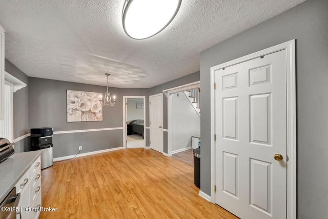 10514 Grecian Rd, Louisville, KY 40272