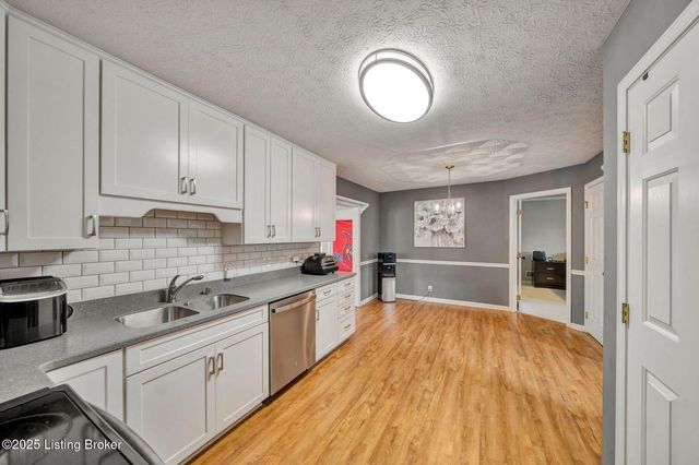 10514 Grecian Rd, Louisville, KY 40272