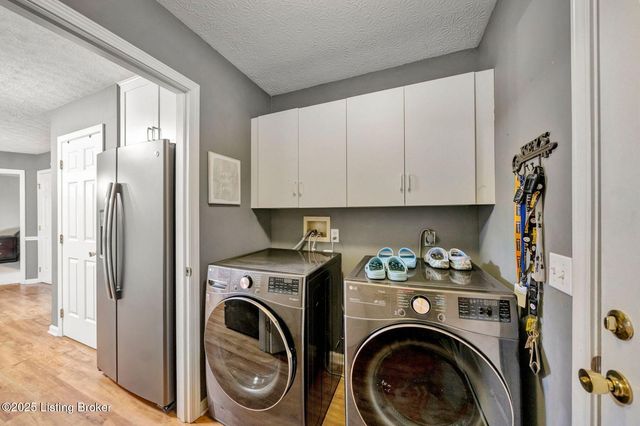 10514 Grecian Rd, Louisville, KY 40272