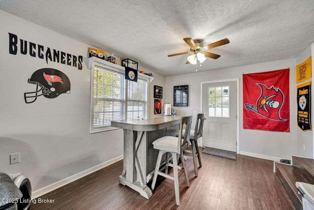 10514 Grecian Rd, Louisville, KY 40272