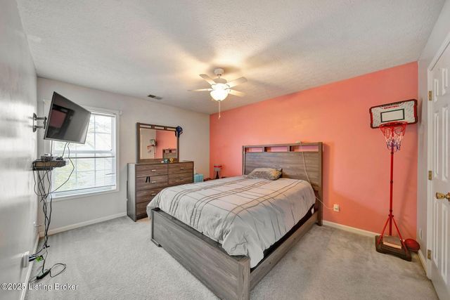 10514 Grecian Rd, Louisville, KY 40272