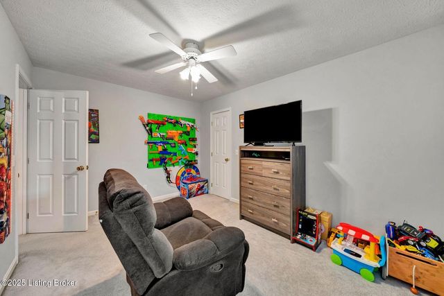 10514 Grecian Rd, Louisville, KY 40272