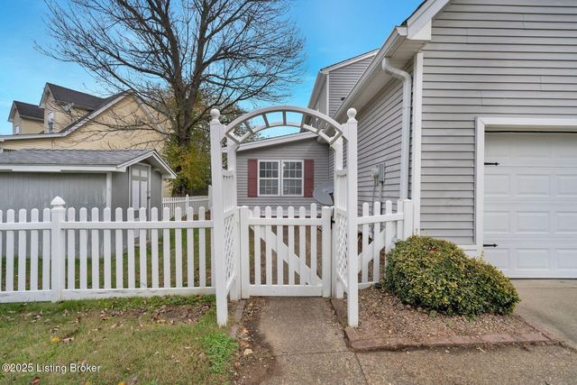 10514 Grecian Rd, Louisville, KY 40272