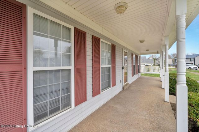 10514 Grecian Rd, Louisville, KY 40272