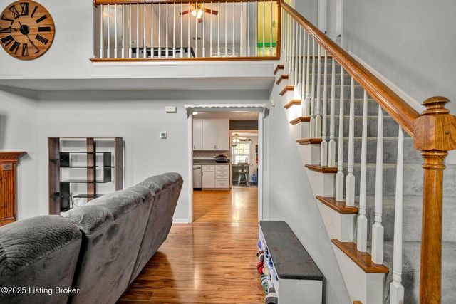 10514 Grecian Rd, Louisville, KY 40272