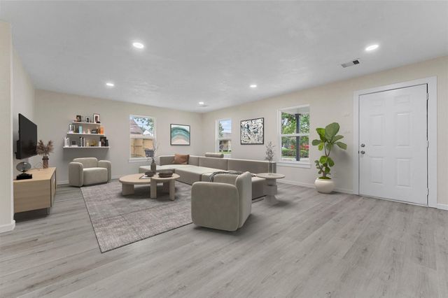 2906 Brackenridge Street, Houston, TX 77026