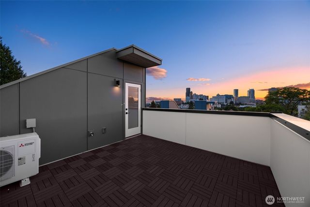 823 B 17th Avenue, Seattle, WA 98144