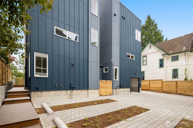 823 B 17th Avenue, Seattle, WA 98144