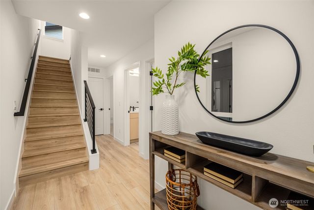 823 B 17th Avenue, Seattle, WA 98144