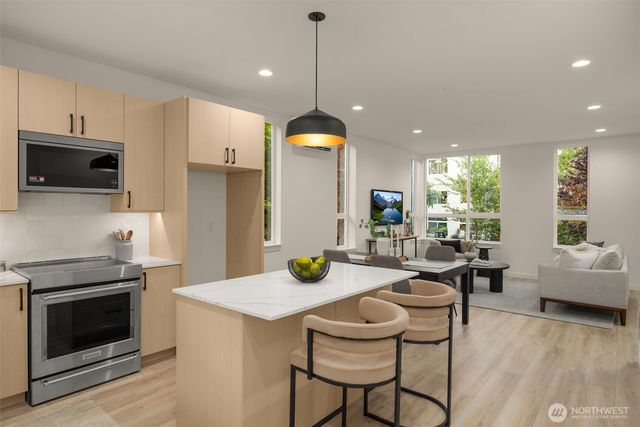823 B 17th Avenue, Seattle, WA 98144