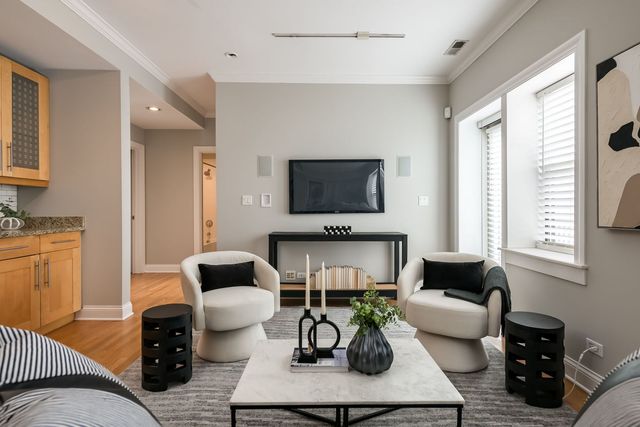 1856 N Sawyer Avenue 303, Chicago, IL 60647