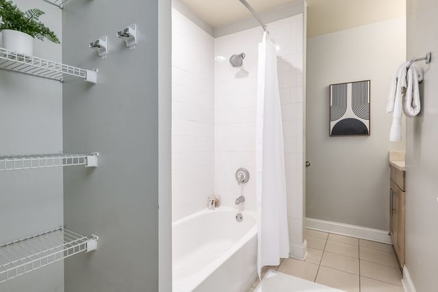 1856 N Sawyer Avenue 303, Chicago, IL 60647