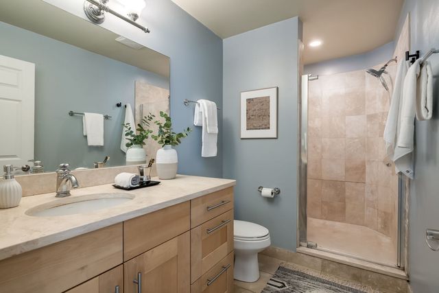 1856 N Sawyer Avenue 303, Chicago, IL 60647