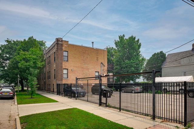 1856 N Sawyer Avenue 303, Chicago, IL 60647